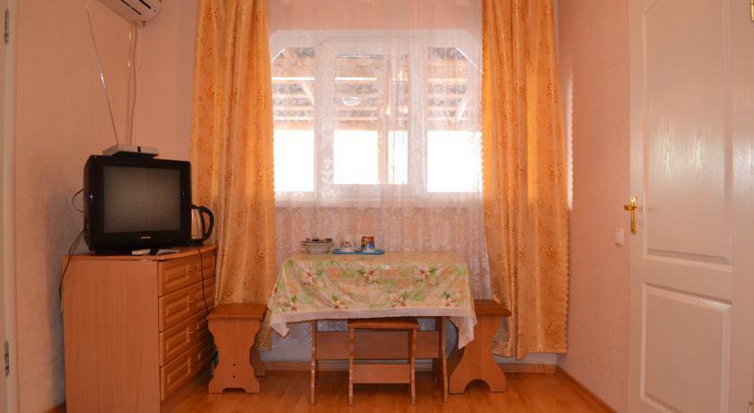 Гостевой дом Дача Петровичи Алупка